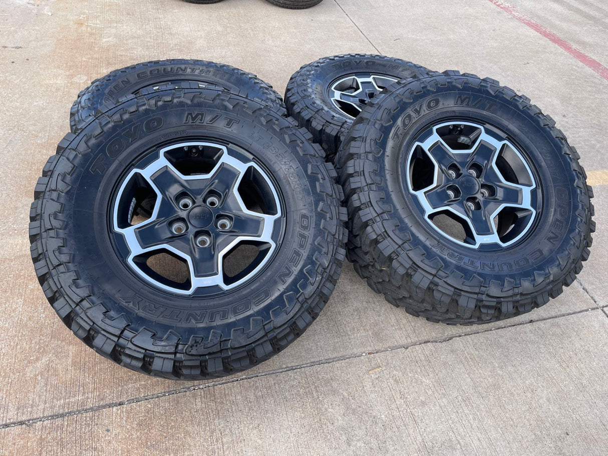 17" Jeep Wrangler RUBICON OEM wheels rims tires 9259 black TOYO 33" Texas Truck Tire