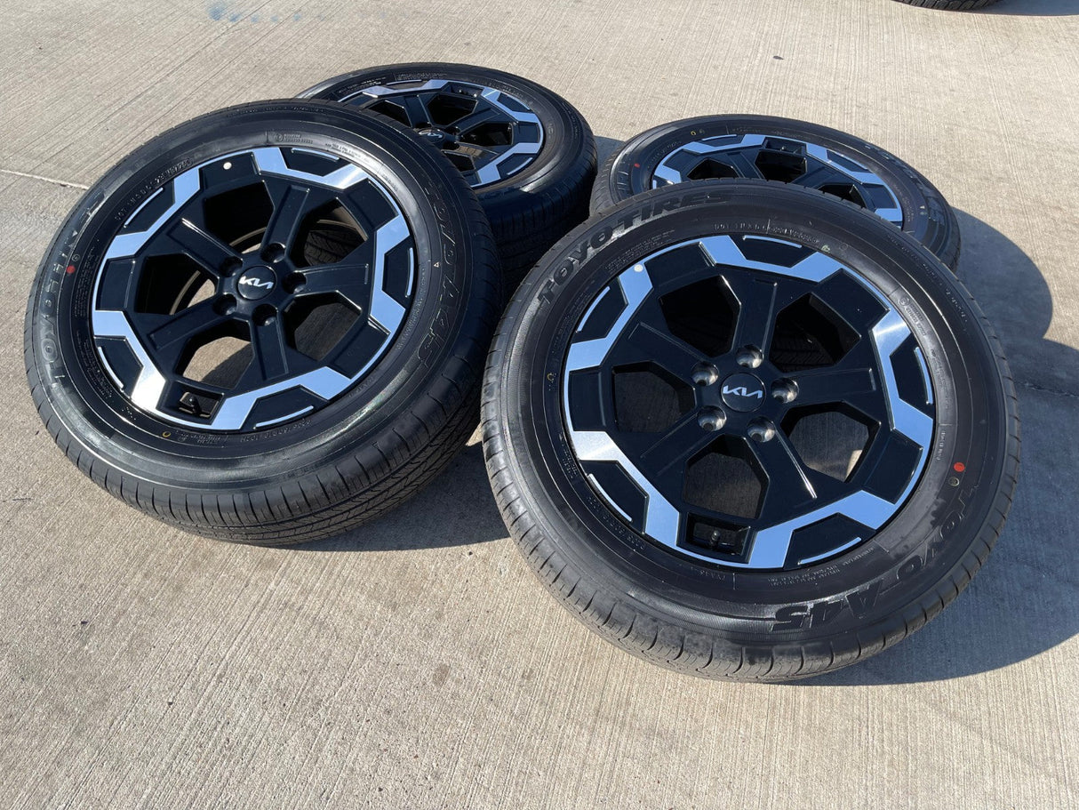 18" Hyundai Santa Fe Cruz OEM wheels rims 52910 Black 2024 2025 2026 TOYO NEW Texas Truck Tire