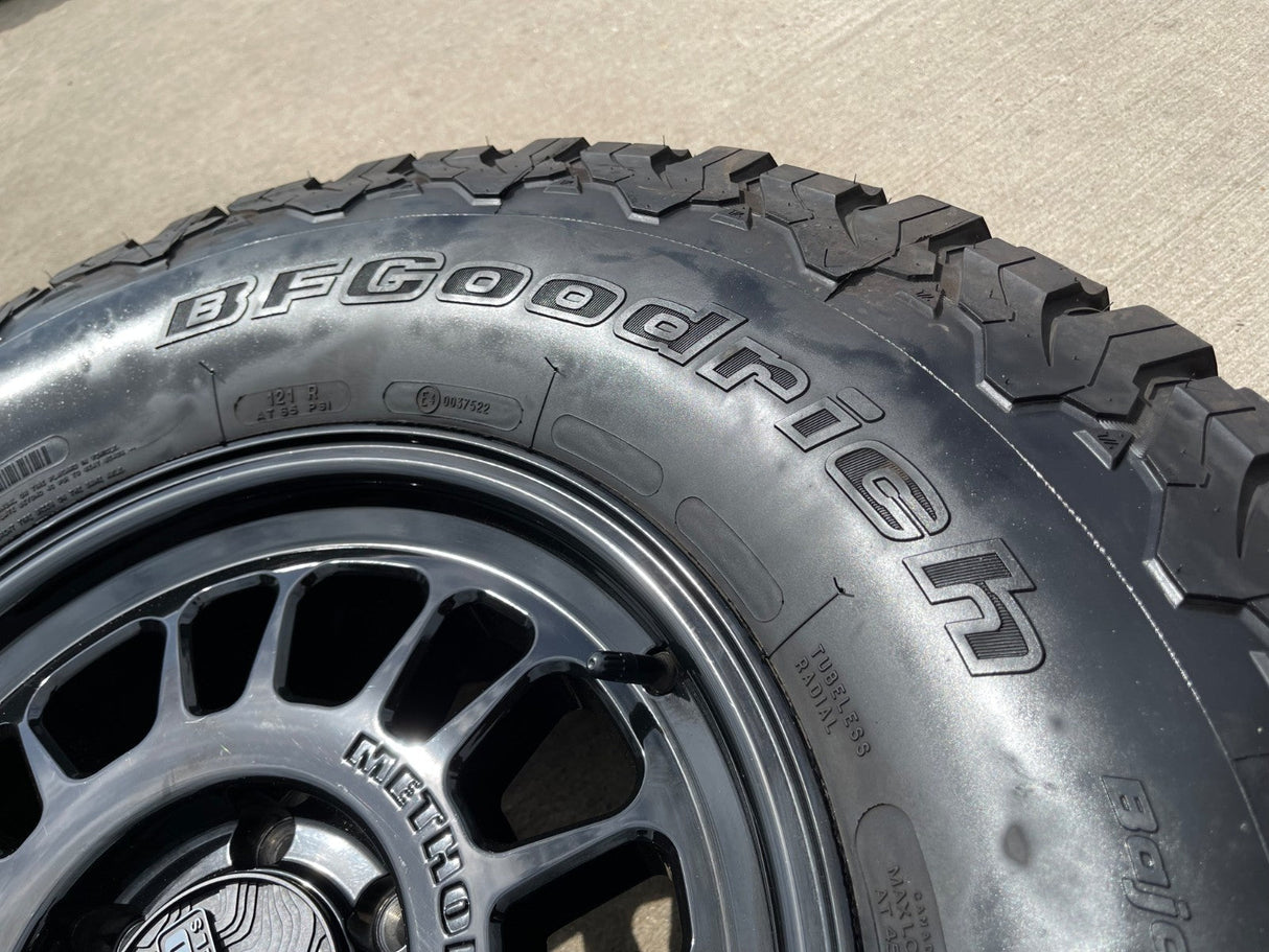 17x8.5 17" Method Racing MR318 Silverado RAM Tacoma wheels rims 6x139 6x5.5 35" Texas Truck Tire