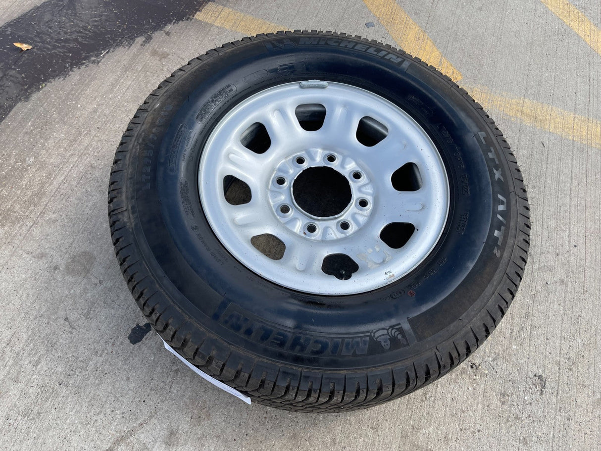 18" Chevy Silverado GMC Sierra 2500 3500 OEM 8096 wheel rim spare MICHELIN NEW Texas Truck Tire