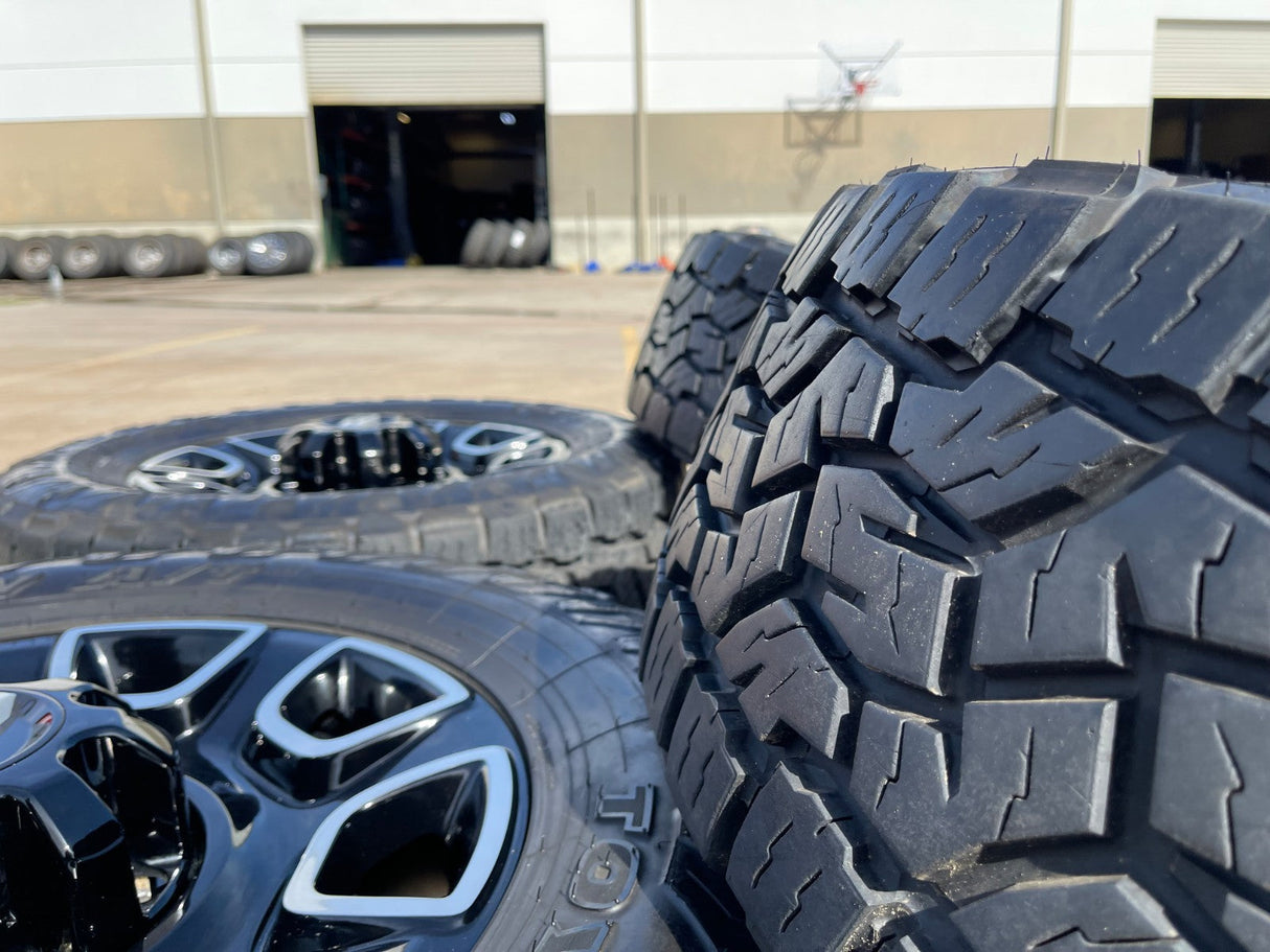 20" Ford F-250 F-350 OEM 10486 Lariat wheels rims 2024 2025 2026 TOYO 35" Texas Truck Tire
