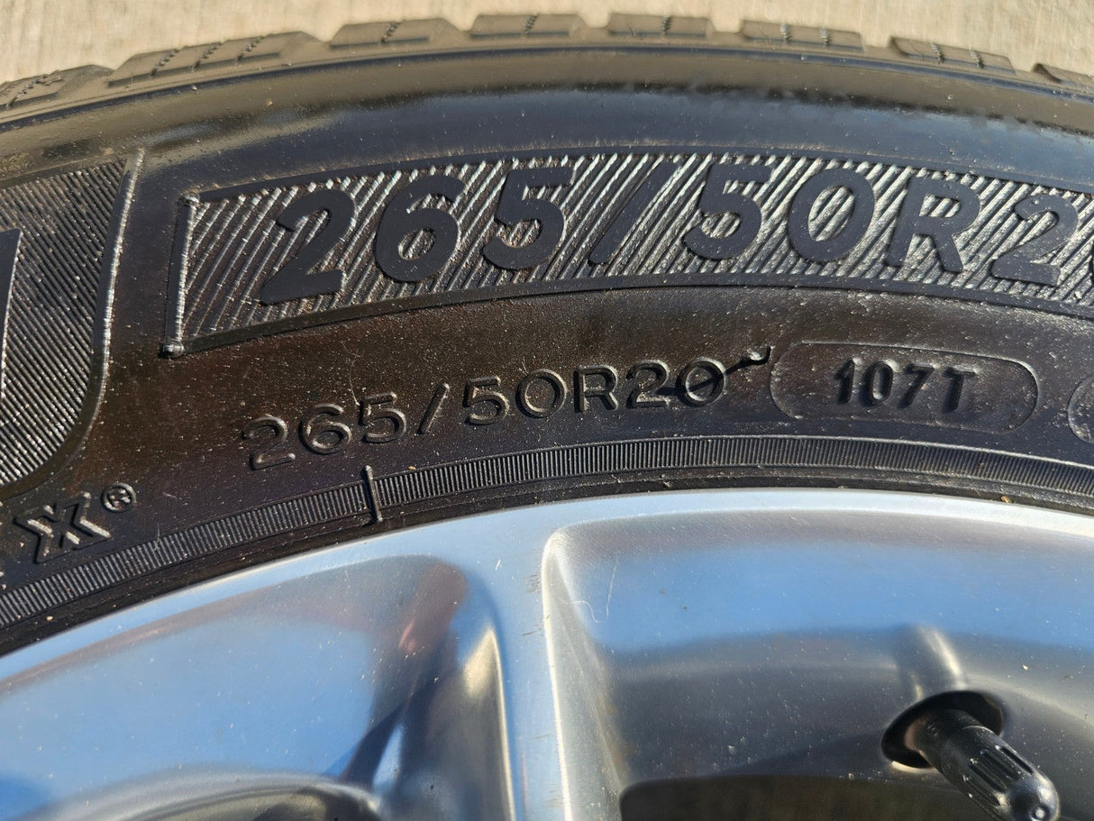 20" Jeep Grand Cherokee OEM wheels rims 9138 Dodge Durango tires MICHELIN Texas Truck Tire
