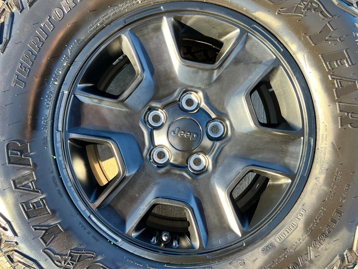 17" Jeep Wrangler Rubicon OEM 9260 wheels rims Gladiator GOODYEAR A/T 33" NEW Texas Truck Tire