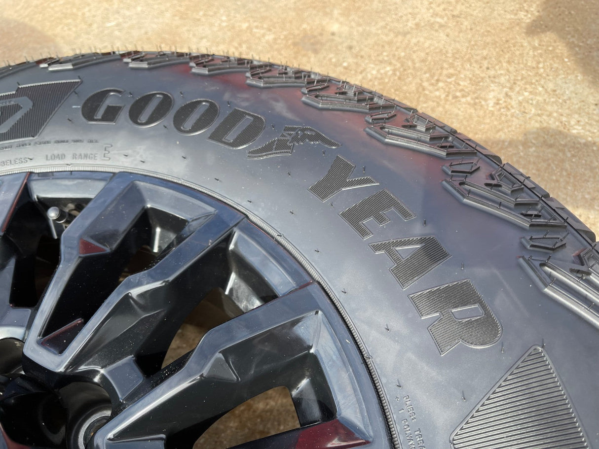 18" Chevy Silverado ALASKAN AT4X 2500 OEM 14031 wheels rims 2024 2025 2026 NEW Texas Truck Tire