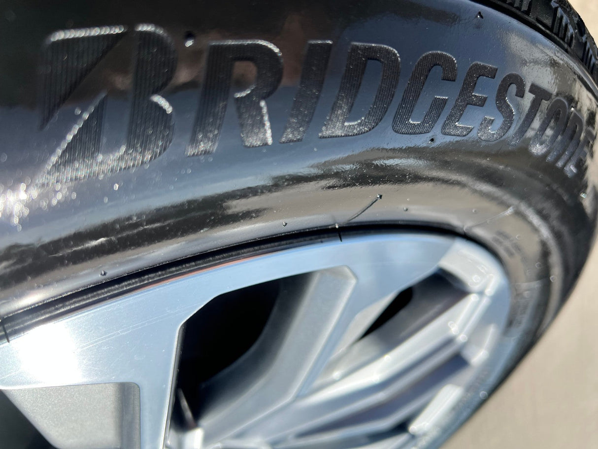22" GMC Yukon Sierra DENALI OEM wheels rims 14025 97000 tires BRIDGESTONE Texas Truck Tire