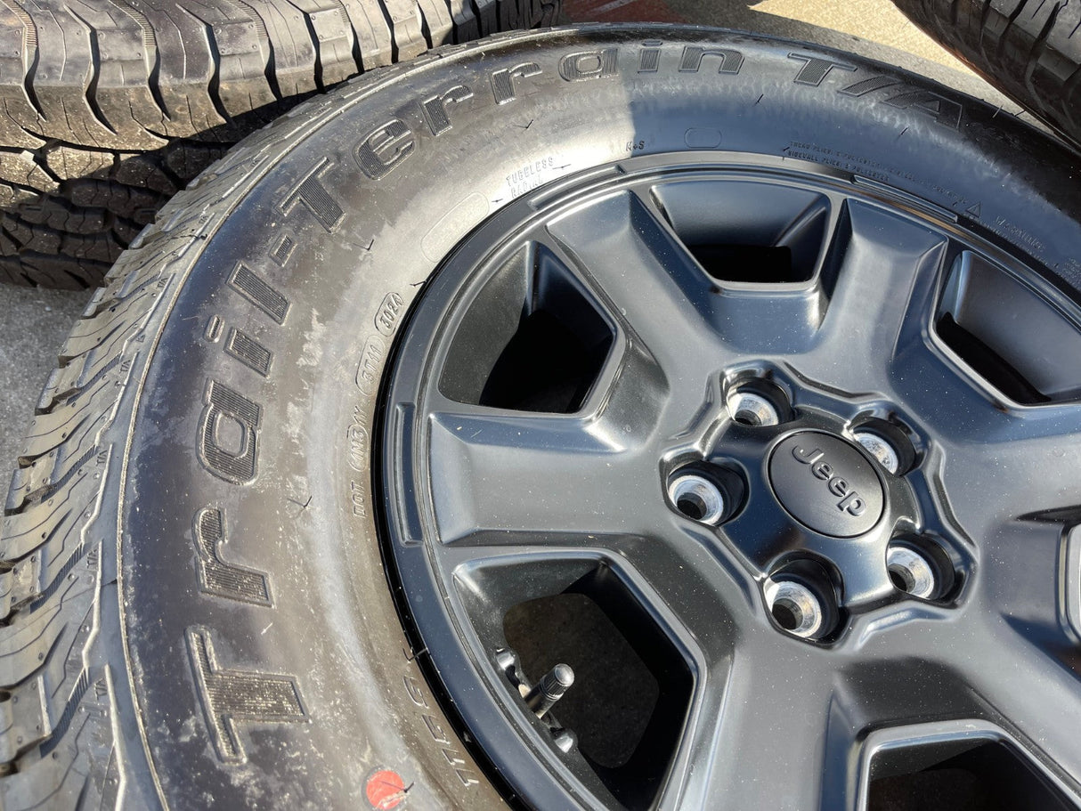 17" Jeep Wrangler Rubicon OEM 9260 wheels rims Gladiator tires BFG A/T NEW Texas Truck Tire