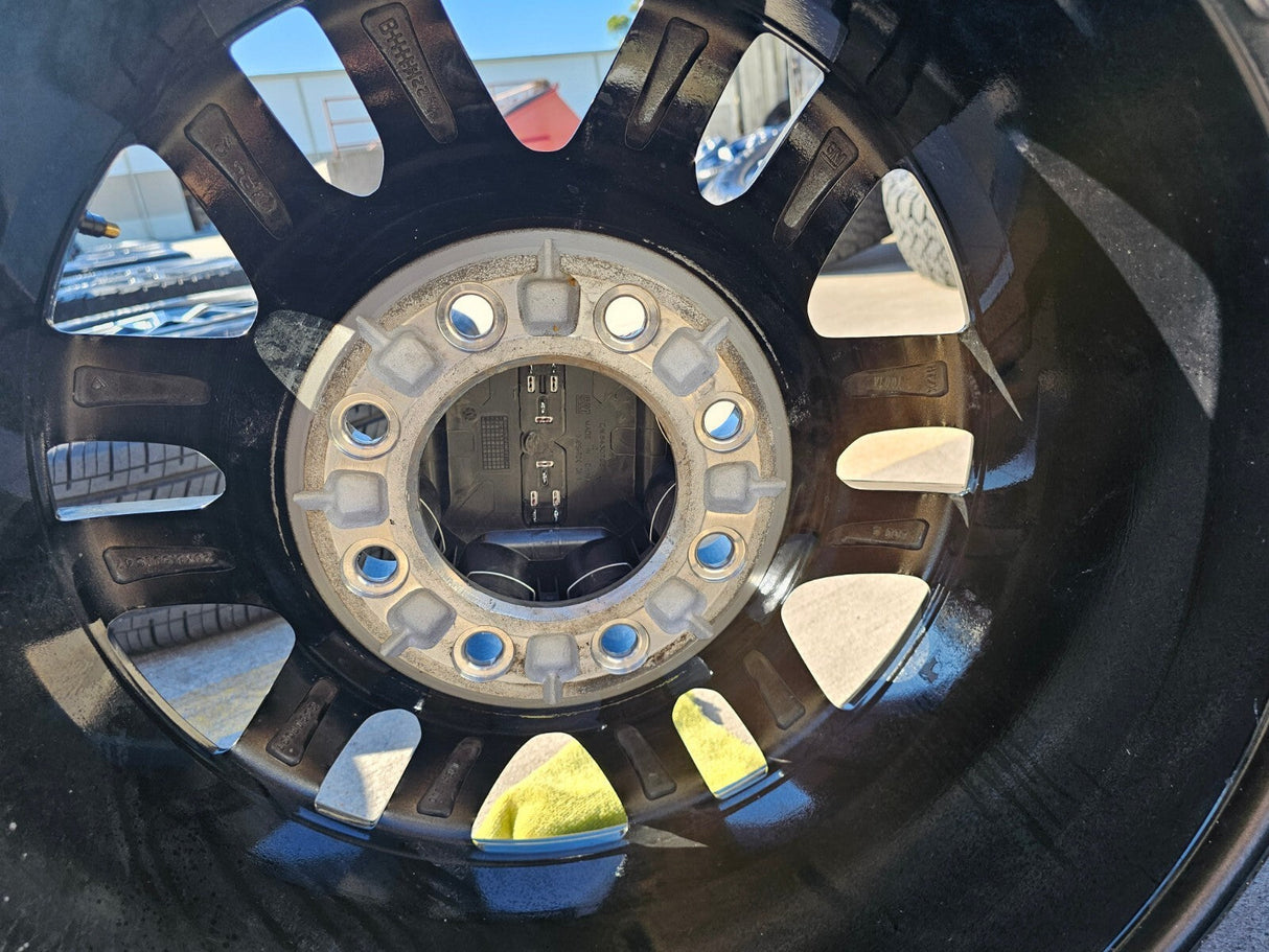 20" GMC Sierra AT4 2500 3500 OEM wheels rims 5950 Silverado 2023 2024 2025 2026 Texas Truck Tire