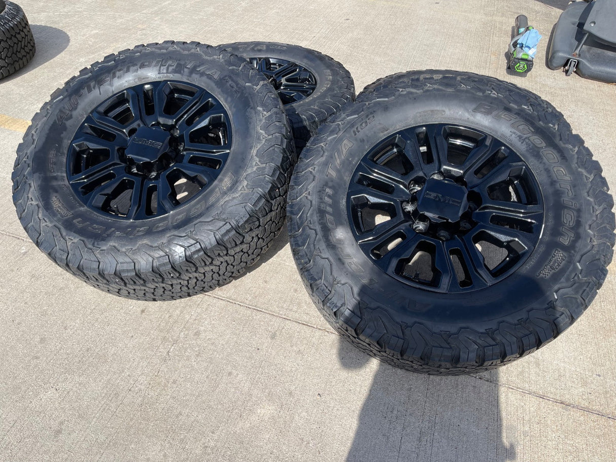 20" GMC Sierra Chevy 2500 OEM 5957 BLACK DIAMOND wheels rims tires BFG 37" Texas Truck Tire