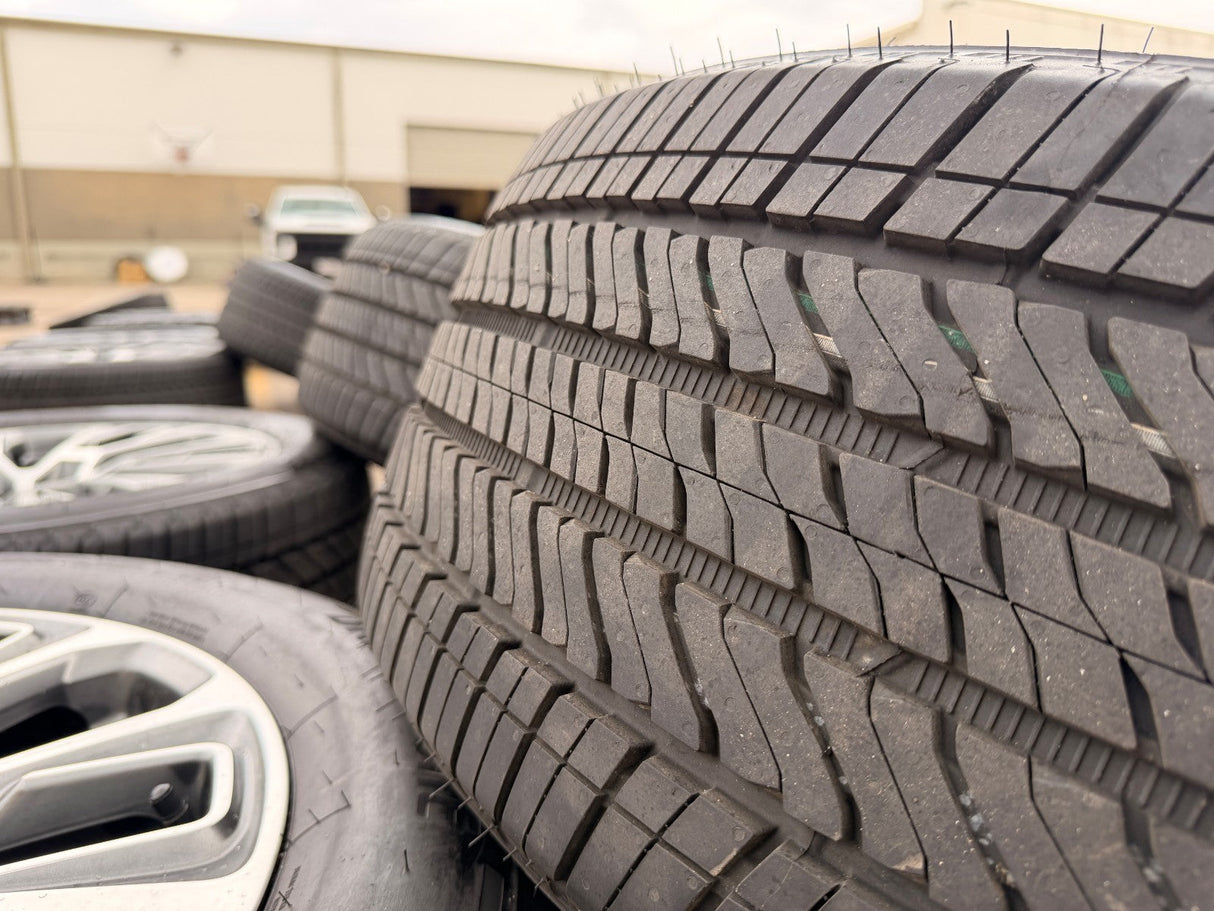 22" GMC Yukon Sierra DENALI OEM wheels rims Tahoe tires 2024 2025 2026 NEW Texas Truck Tire