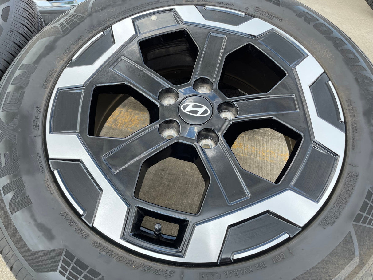 18" Hyundai Santa Fe Cruz OEM wheels rims 52910 Black 2023 2024 2025 2026 Texas Truck Tire
