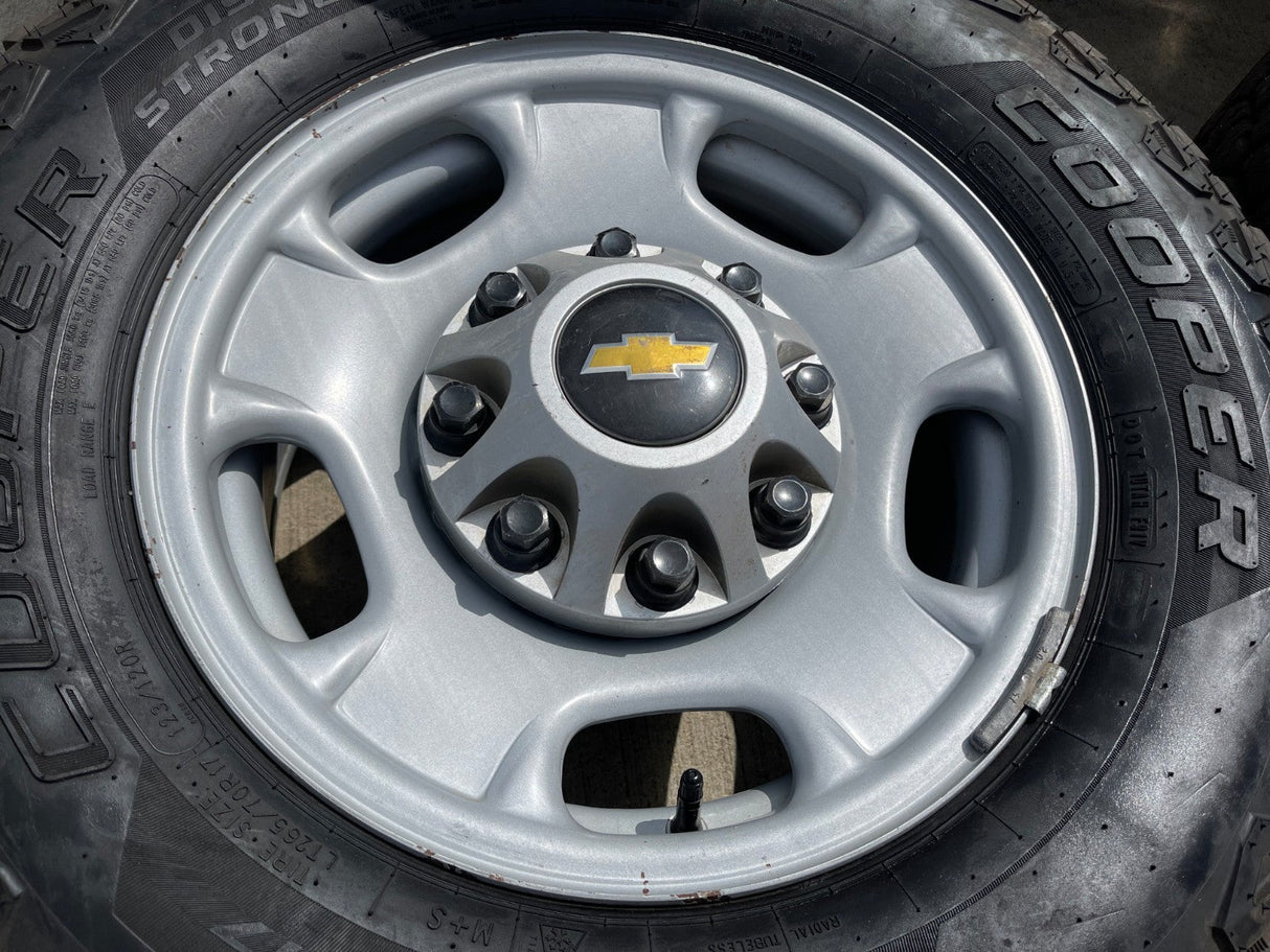 17" Chevy Silverado GMC Sierra 2500 OEM 8095 wheels rims COOPER DISCOVERER AT Texas Truck Tire