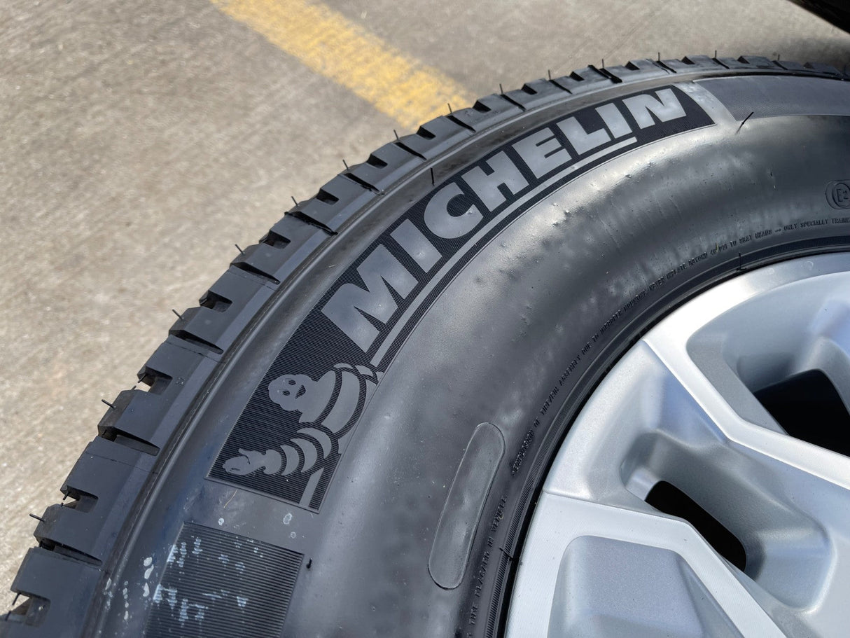 18" Chevy Silverado 2500 3500 OEM 5959 wheels rims MICHELIN LTX A/T2 NEW Texas Truck Tire