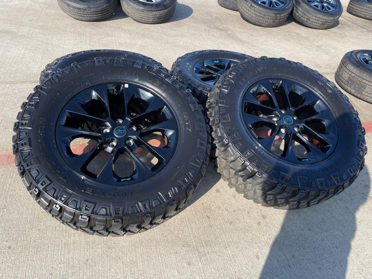 20" Jeep Wrangler HIGH ALTITUDE 9262 96902 OEM wheels rims Gladiator MICKEY 35" Texas Truck Tire