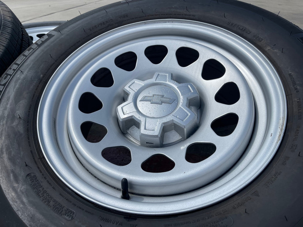 17" Chevy Silverado Sierra OEM wheels rims Tahoe Colorado 8130 Canyon MICHELIN Texas Truck Tire