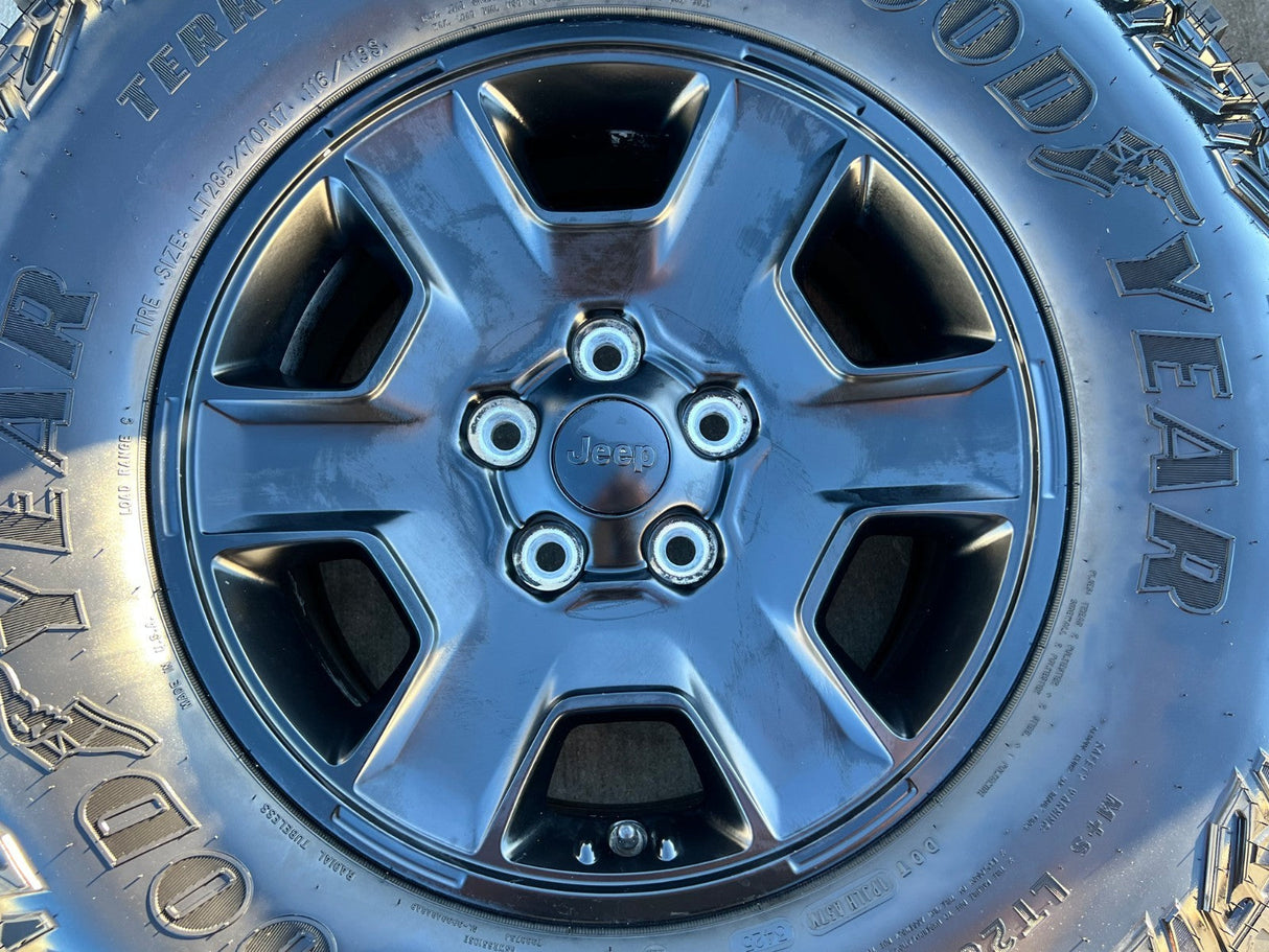 17" Jeep Wrangler Rubicon OEM 9260 wheels rims Gladiator GOODYEAR A/T 33" NEW Texas Truck Tire