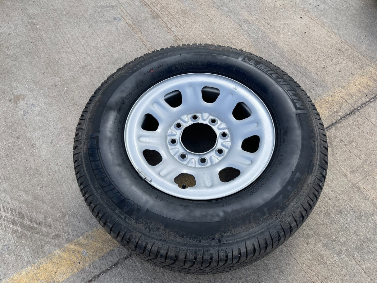 18" Chevy Silverado GMC Sierra 2500 3500 OEM 8096 wheel rim spare MICHELIN NEW Texas Truck Tire