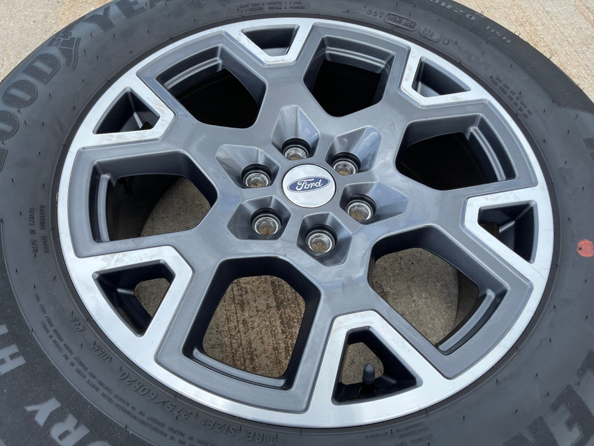 20" Ford F-150 LARIAT Limited OEM 95864 rim wheel Expedition 2024 2025 Texas Truck Tire