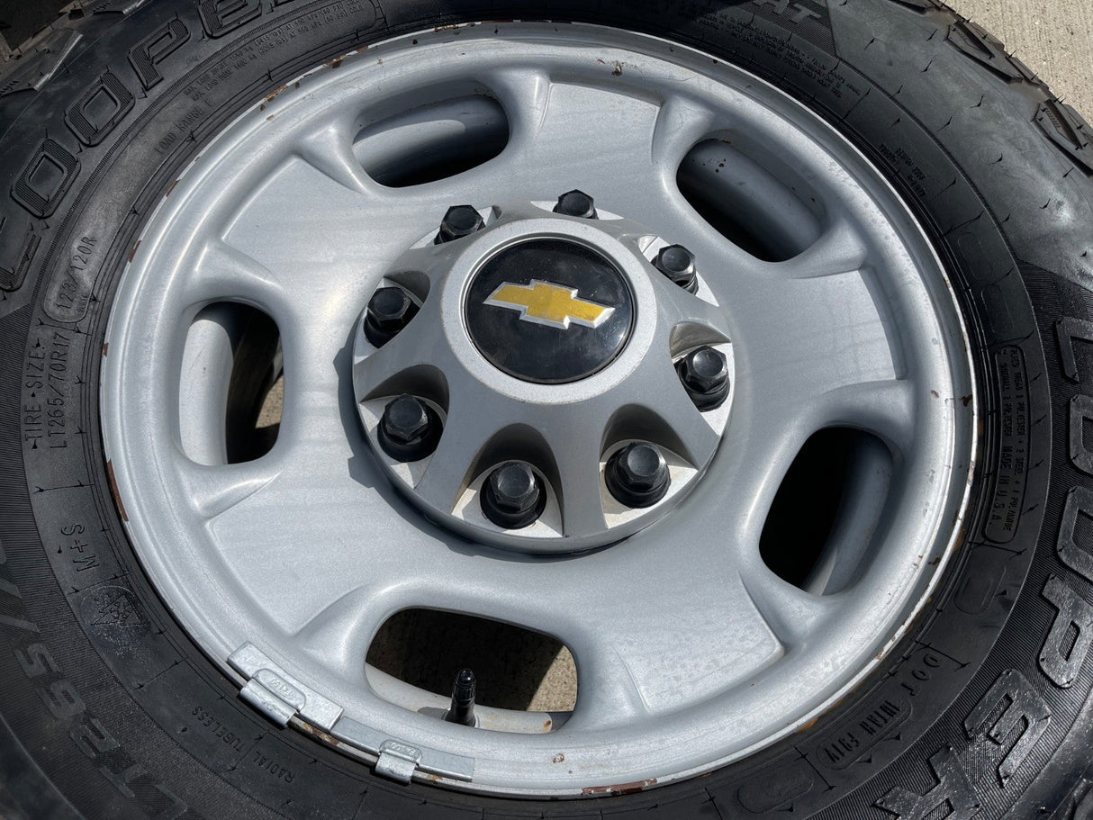 17" Chevy Silverado GMC Sierra 2500 OEM 8095 wheels rims COOPER DISCOVERER AT Texas Truck Tire