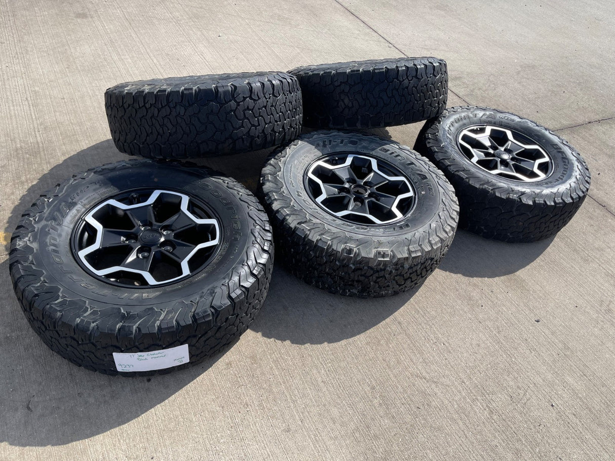 17" Jeep Wrangler Gladiator RUBICON OEM wheels rims tires 9237 black BFG KO2 A/T Texas Truck Tire