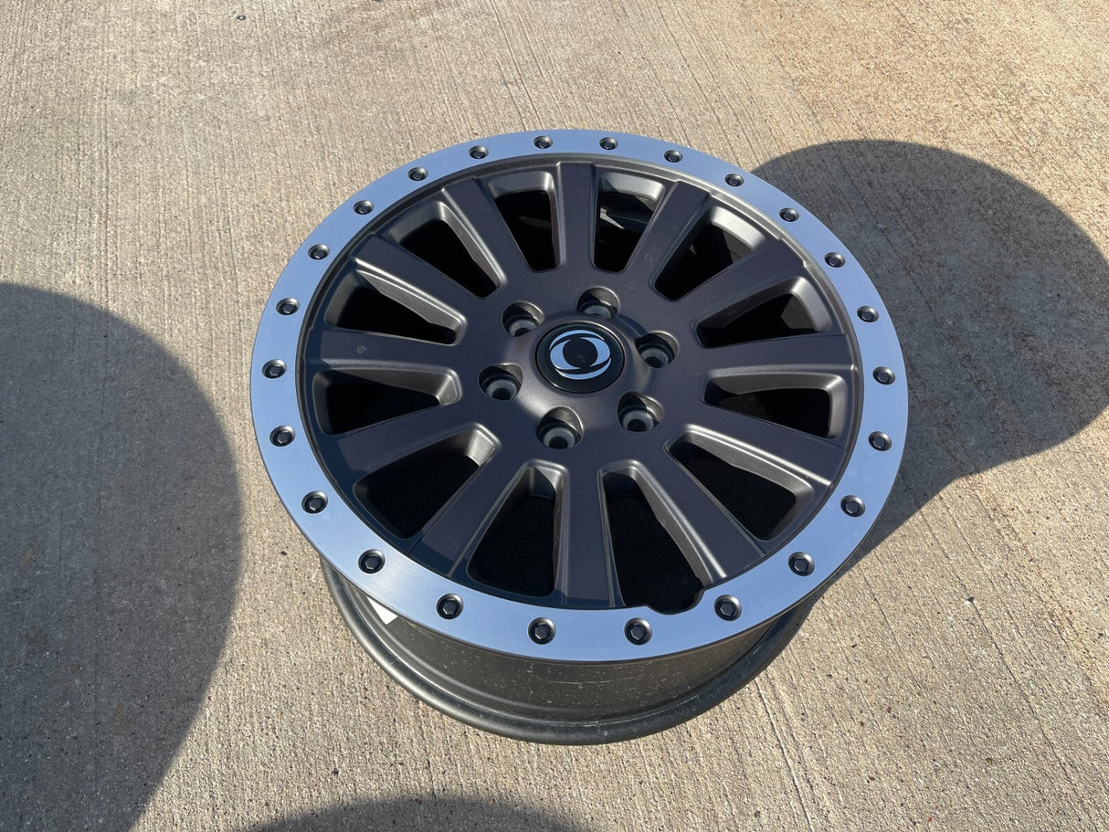 (1) 18" INEOS Grenadier OEM wheel rim beadlock 2023 2024 2025 2026 NEW Texas Truck Tire