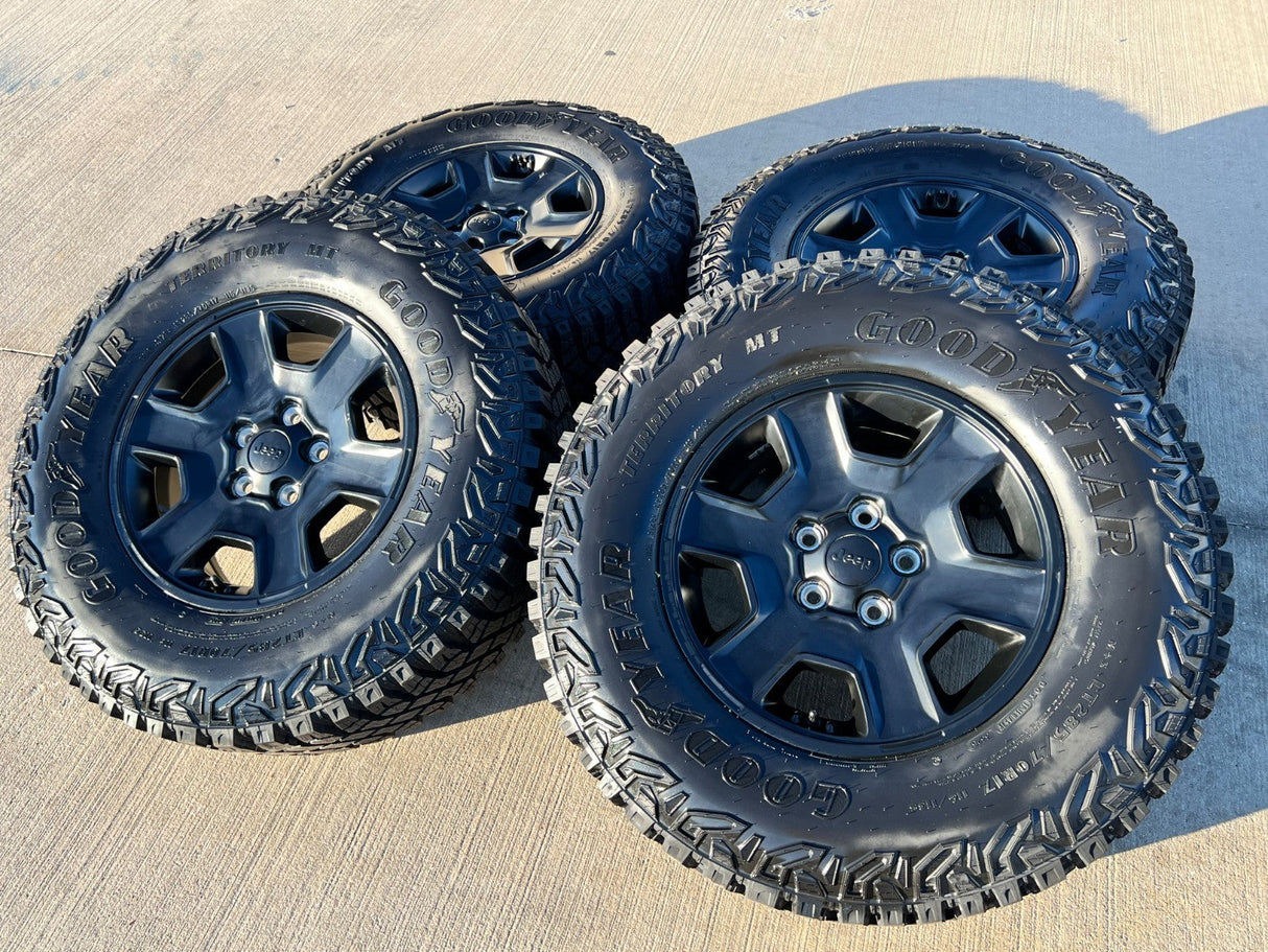 17" Jeep Wrangler Rubicon OEM 9260 wheels rims Gladiator GOODYEAR A/T 33" NEW Texas Truck Tire