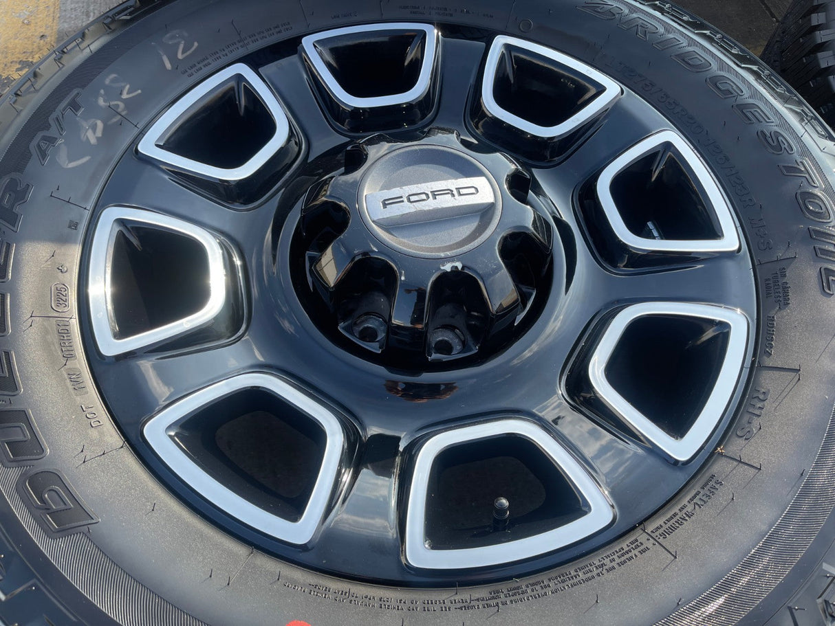 20" Ford F-250 F-350 OEM Lariat Platinum wheels rims 10486 tires 2025 2026 NEW Texas Truck Tire