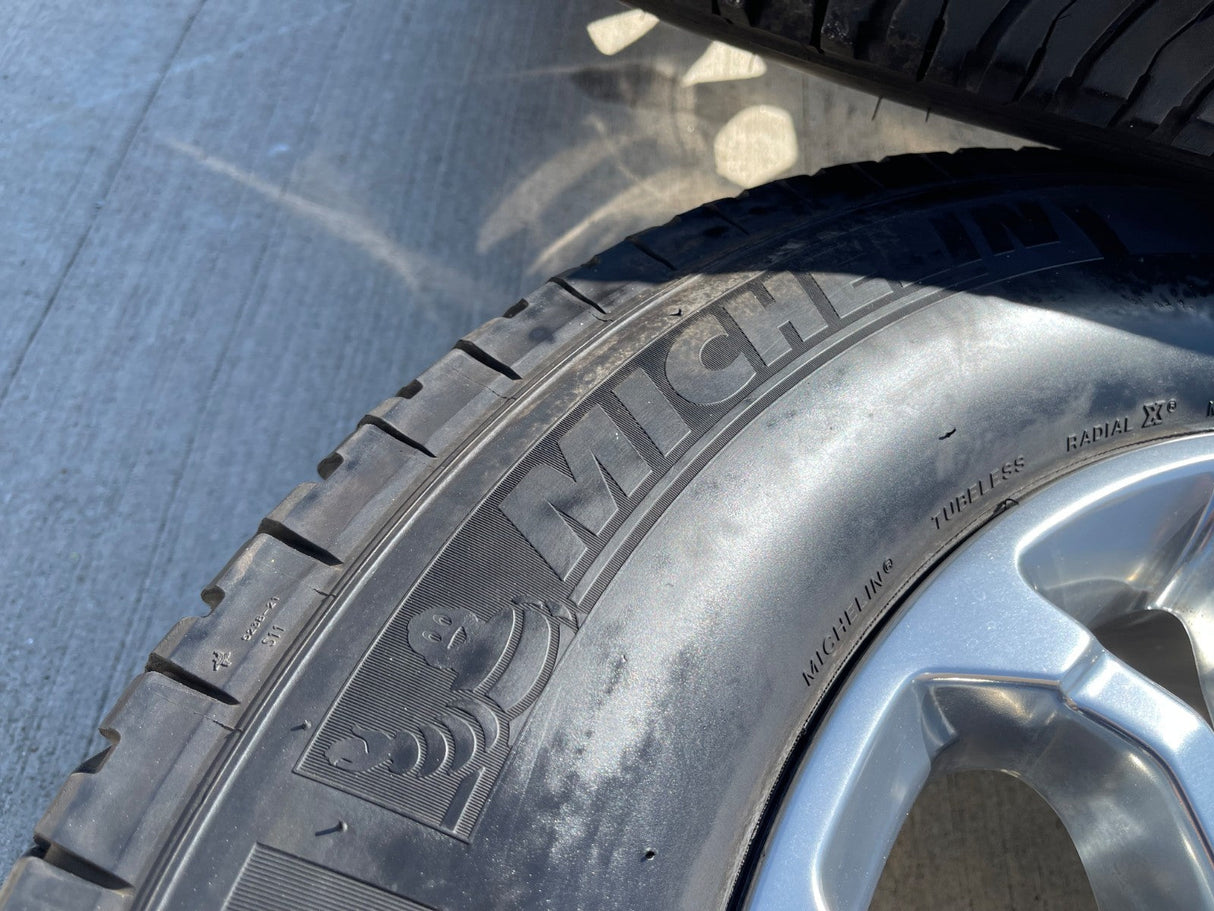 20" Chevy Silverado HIGH COUNTRY GMC Sierra AT4 2500 3500 OEM 95685 wheels rims Texas Truck Tire