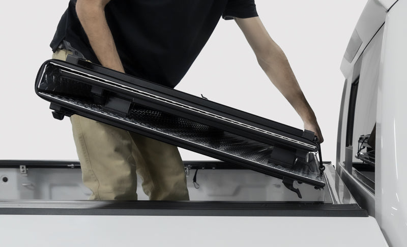 Access LOMAX Pro Series TriFold Cover 16-19 Toyota Tacoma 5ft Bed - Blk Diamond Mist