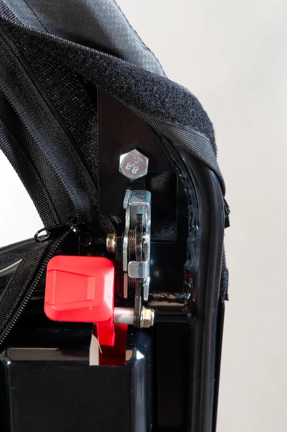 Seizmik 52-06022KIT Framed Door Kit - Polaris Full Size Pro-Fit Ranger, latch detail