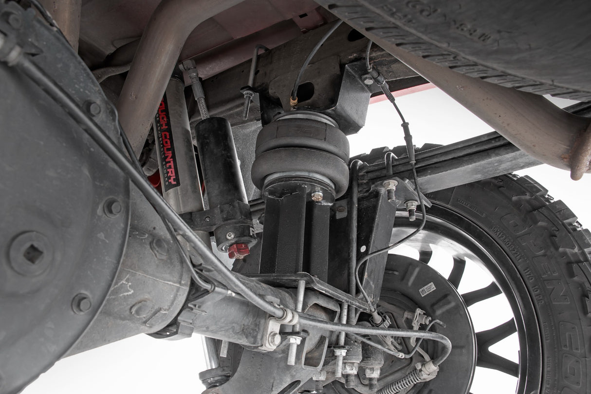 Air Spring Kit w/compressor Wireless Controller Silverado/Sierra 1500 (07-18 & Classic) Rough Country