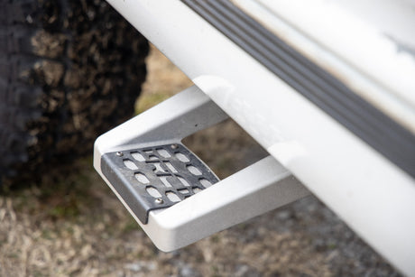 Single Hoop Step Universal Alum Pair Multiple Makes & Models (Chevy/Ford/GMC/Ram) Rough Country
