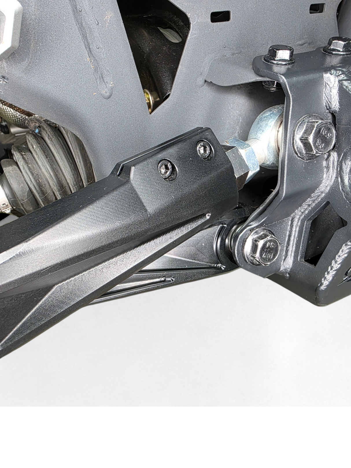 2024+ Can Am Maverick R High Clearance Adjustable Radius Rods (Anodized Black) www.elektricoffroad.com
