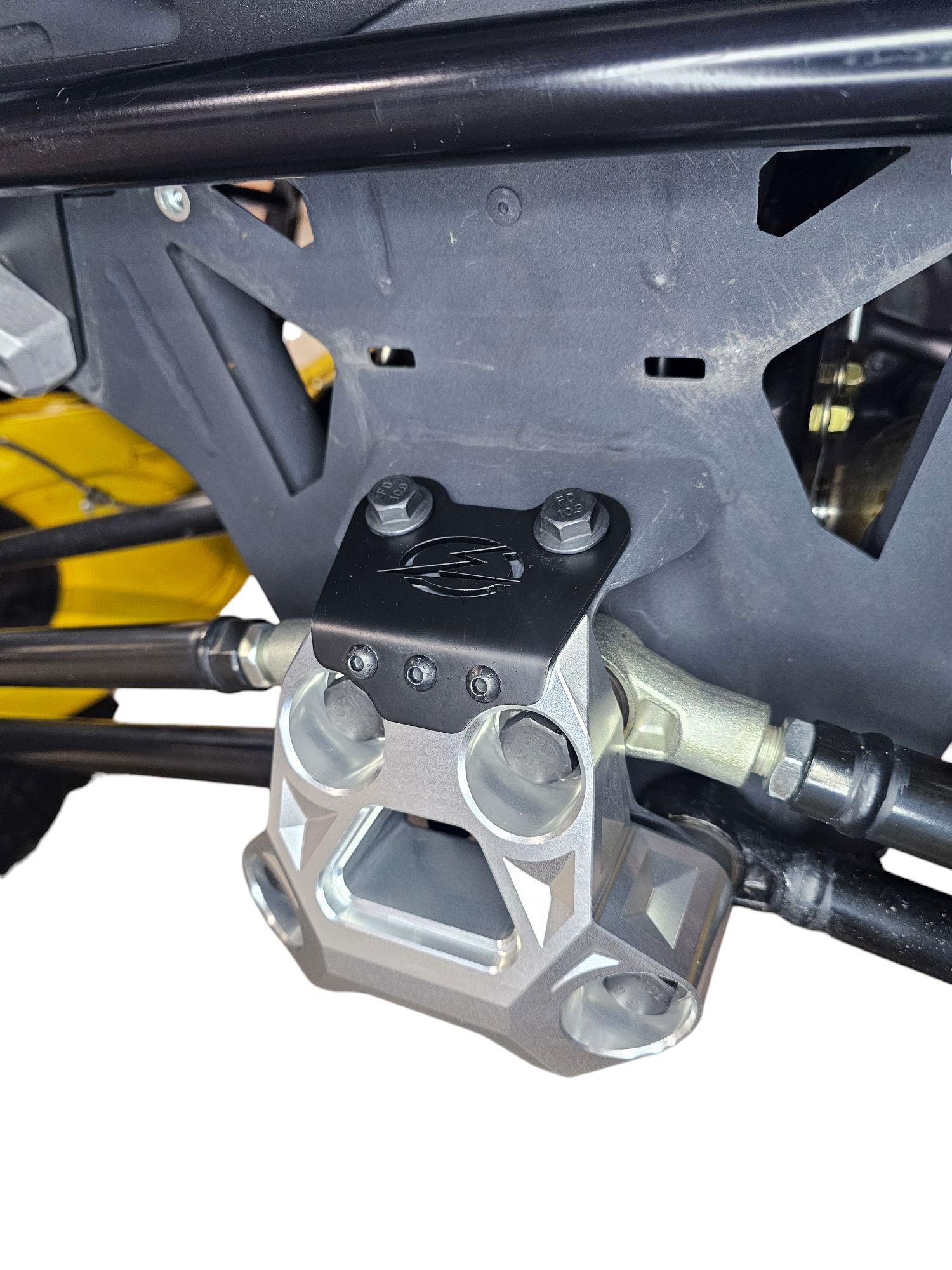 2024+ Can Am Maverick R Radius Rod Plate (Clear) www.elektricoffroad.com