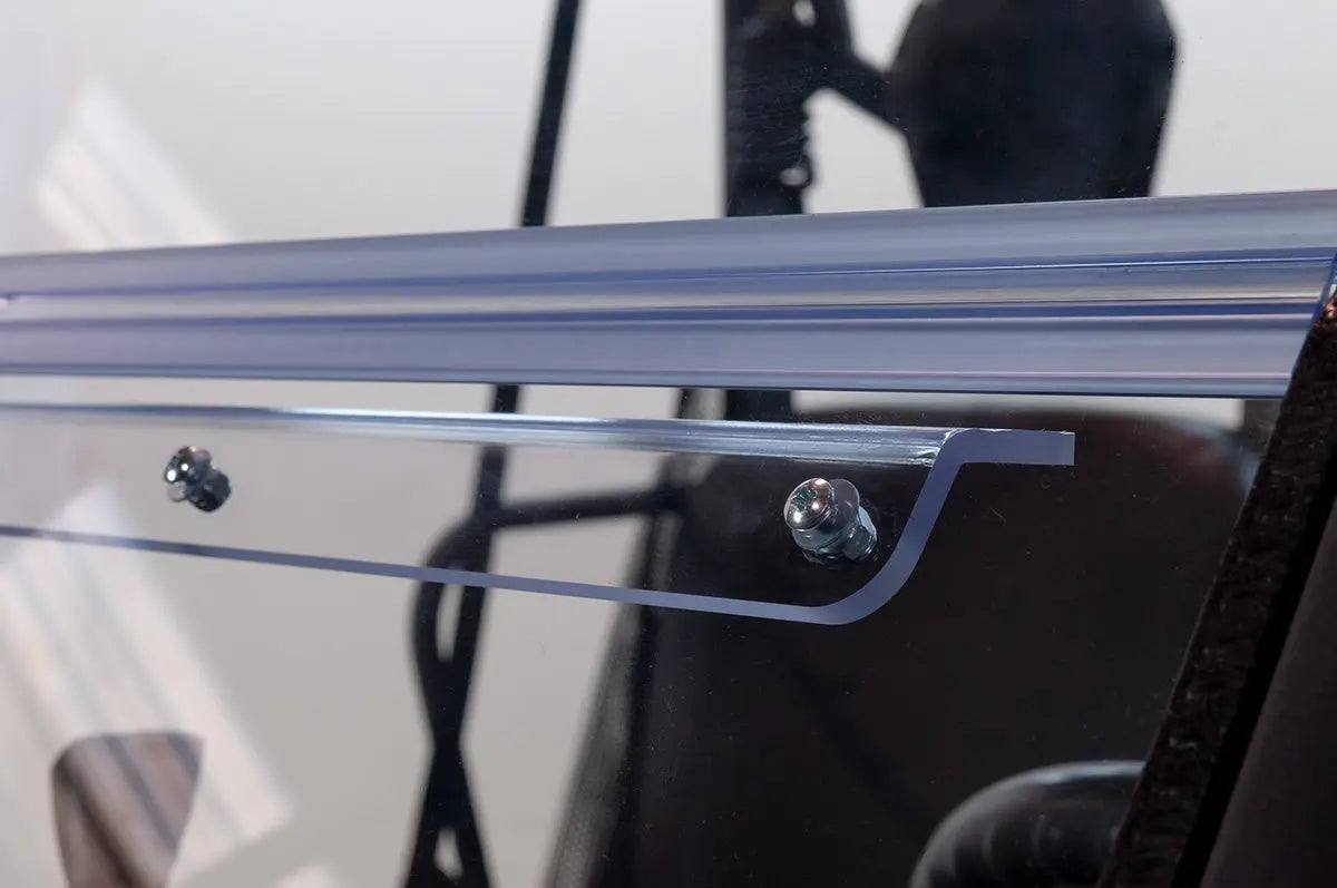Seizmik 50-25037KIT Can-Am Defender Versa-Fold windshield - hinge detail