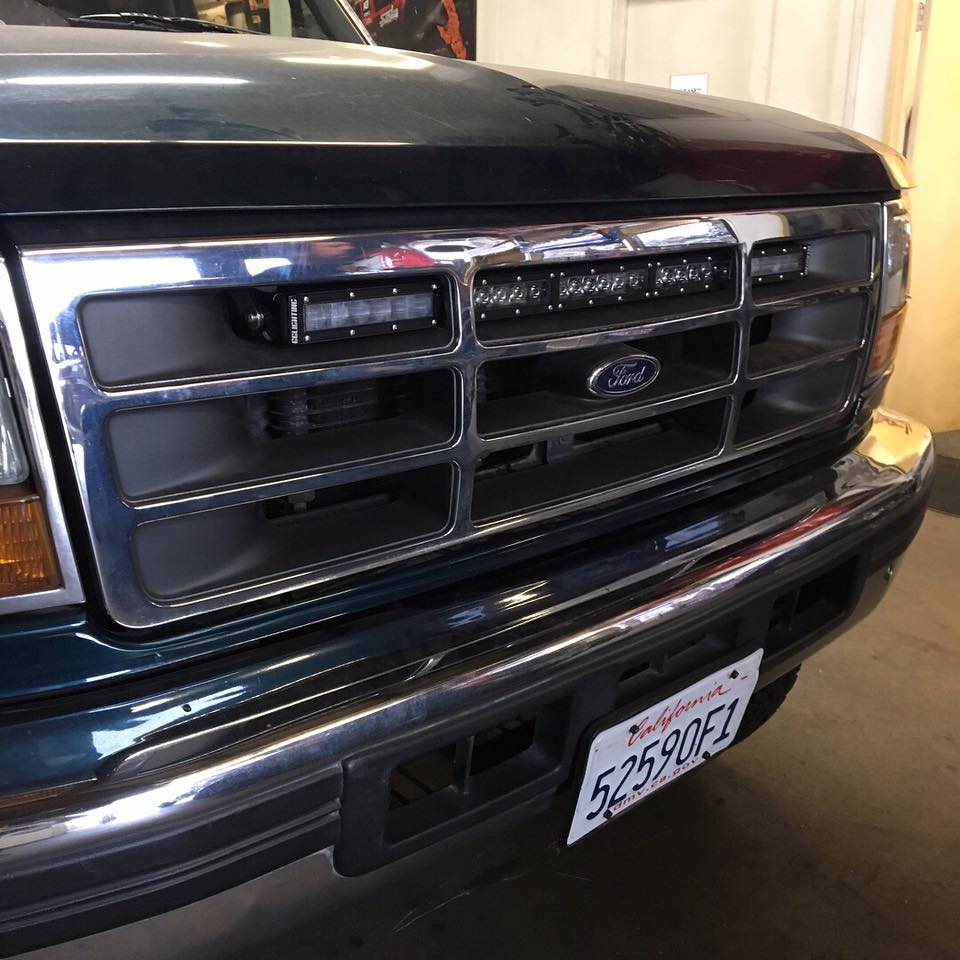 30" Single Row Light Bar Brackets (1992-1997) F-Series & Bronco Solo Motorsports