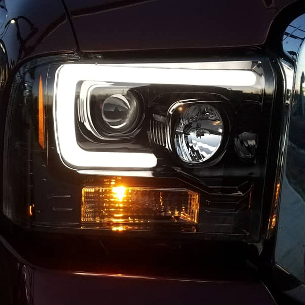 Ford Super Duty 05-07 Projector Headlights OLED Halos, DRL - Multiple Styles