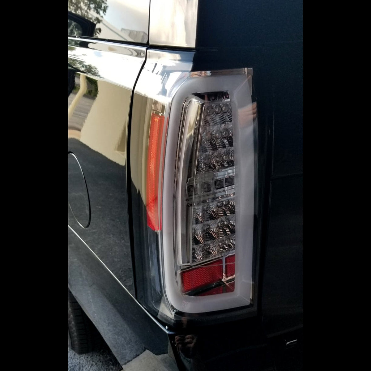 Chevy Tahoe & Suburban 15-20 OLED Bar Tail Lights OLED in Clear
