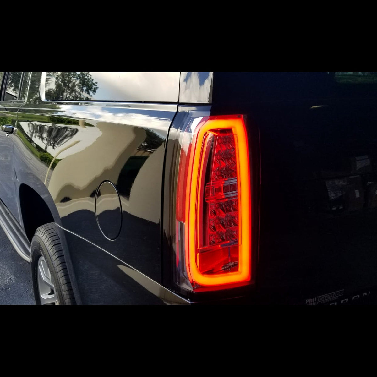Chevy Tahoe & Suburban 15-20 OLED Bar Tail Lights OLED in Clear