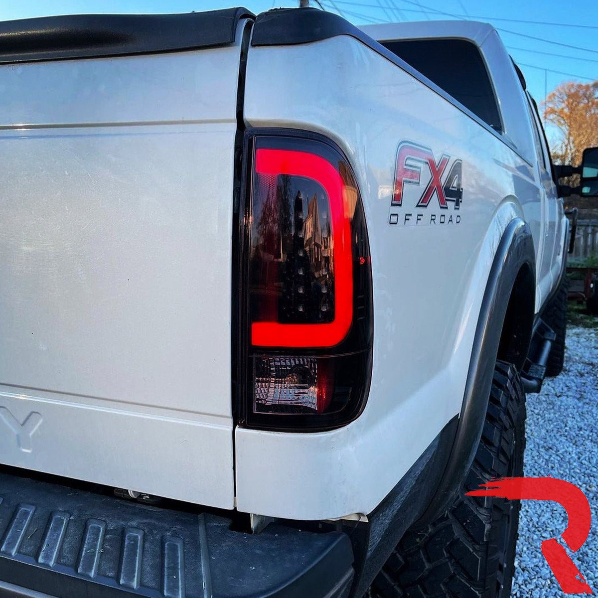 Ford Super Duty 99-07 (F250, F350, F450, F550) Tail Lights OLED - Multiple Options