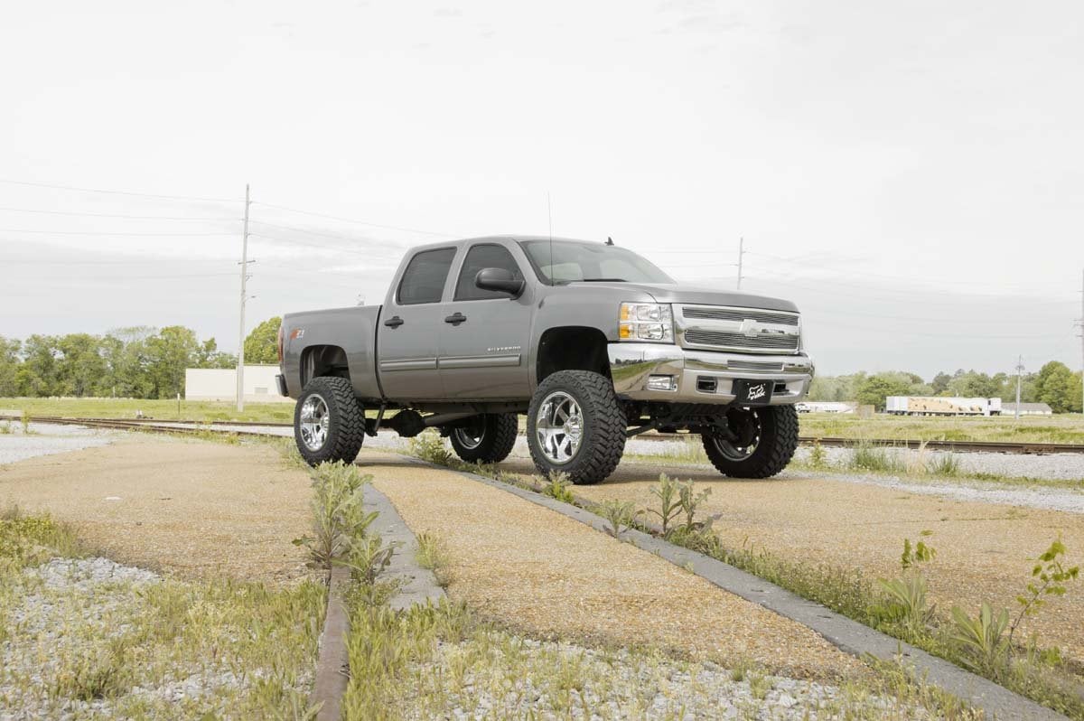 7.5 Inch Lift Kit M1 Struts/M1 Silverado/Sierra 1500 4WD (07-13) Rough Country