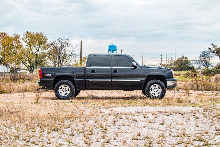 1.5-2 Inch Lift Kit N3 Shocks Silverado/Sierra 1500 (99-06 & Classic) Rough Country