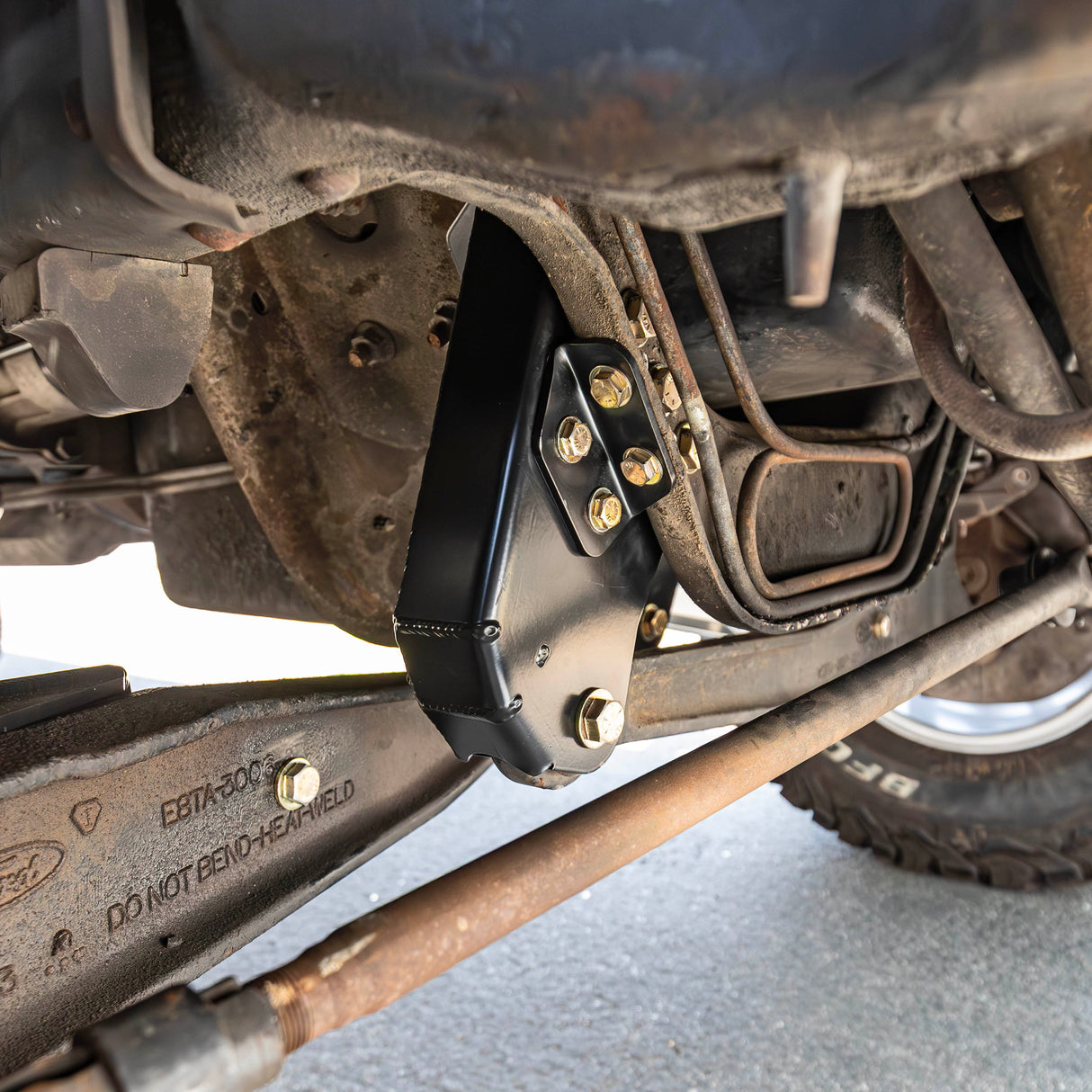 Desolate Motorsports F-250/F-350 2WD 4" Lift (BOLT ON) Front Only - 1992-1997 Ford F-Series Desolate Motorsports