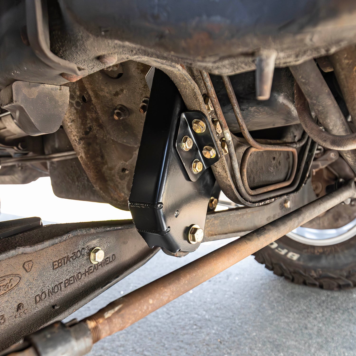 Desolate Motorsports F-250/F-350 2WD 4" Lift (BOLT ON) Front Only - 1992-1997 Ford F-Series Desolate Motorsports