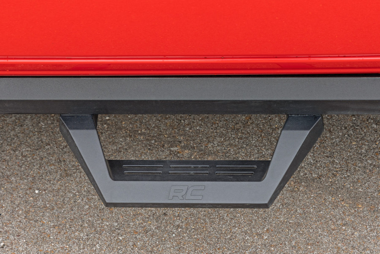 SRX2 Adj Aluminum Step Crew Cab Ram 1500 (19-26)/1500 TRX (21-24) Rough Country