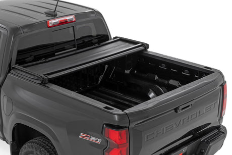Soft Tri-Fold Bed Cover 5 Foot Bed Chevy/GMC Canyon/Colorado 2WD/4WD (23-26) Rough Country