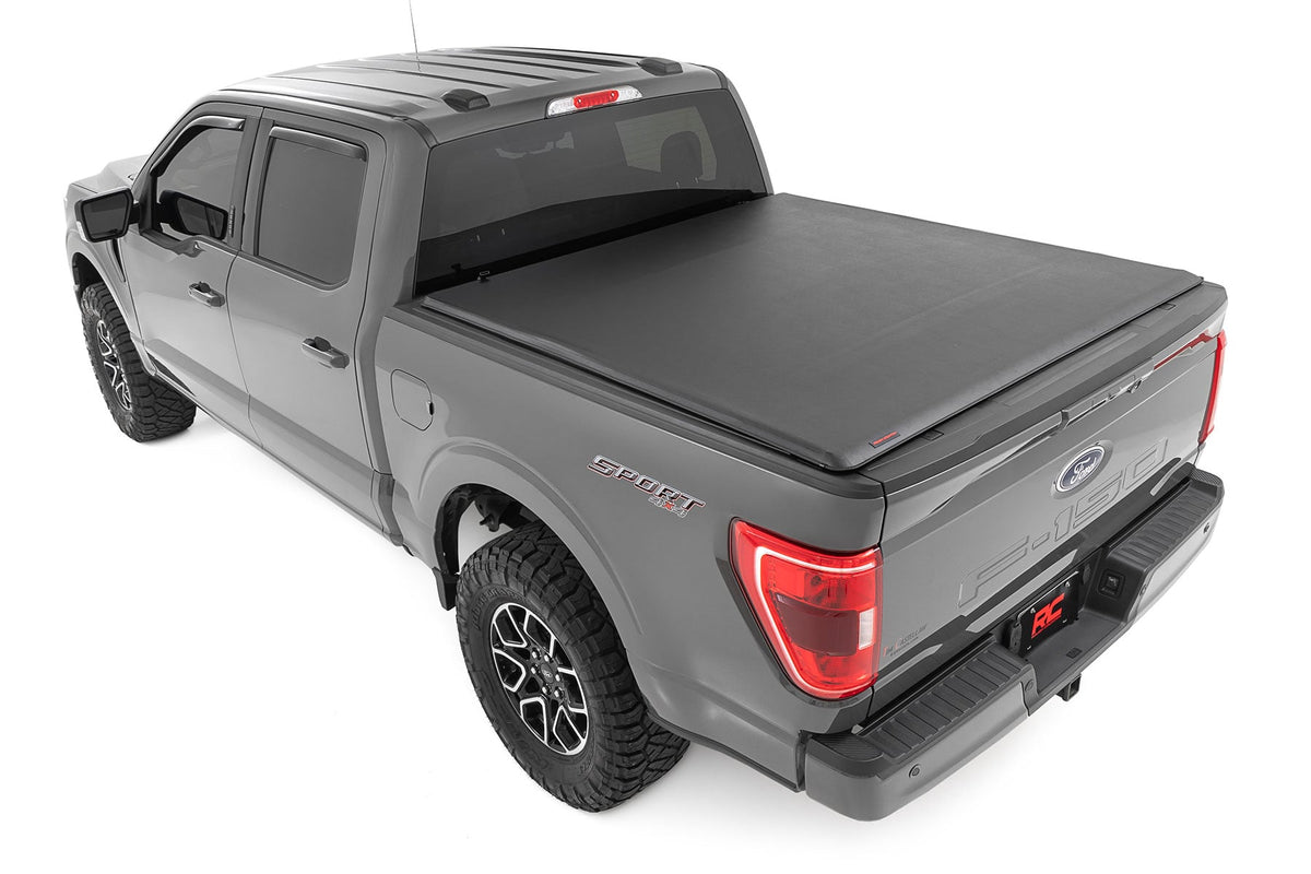 Soft Roll Up Bed Cover 5 Foot 7 Inch Bed Ford F-150/F-150 Lightning/Raptor (15-26) Rough Country
