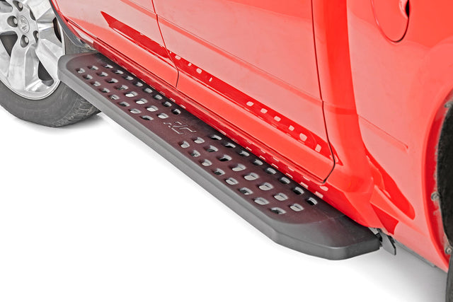 RPT2 Running Boards Crew Cab Black Ram 1500 (19-26)/1500 TRX (21-24) Rough Country