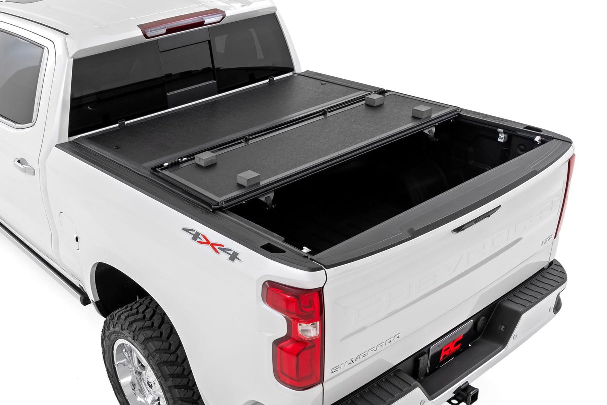 Hard Low Profile Bed Cover 5 Foot 9 Inch Bed Rail Caps Silverado/Sierra 1500/2500HD/3500HD (14-19 & Classic) Rough Country