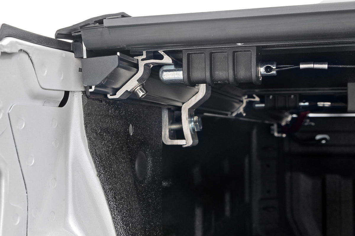 Hard Low Profile Bed Cover 6 Foot 7 Inch Bed Rail Cap Silverado/Sierra 1500/2500HD/3500HD (14-19 & Classic) Rough Country