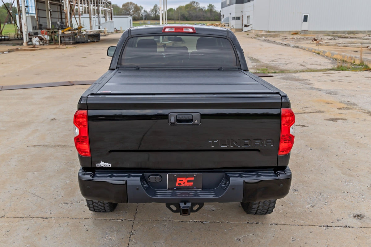 Hard Low Profile Bed Cover 5 Foot 7 Inch Bed Toyota Tundra 2WD/4WD (2007-2021) Rough Country